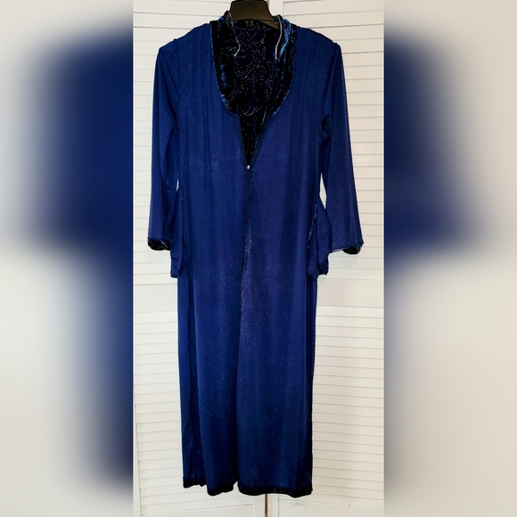 Expressions Blue Paisley Robe - Picture 7 of 14